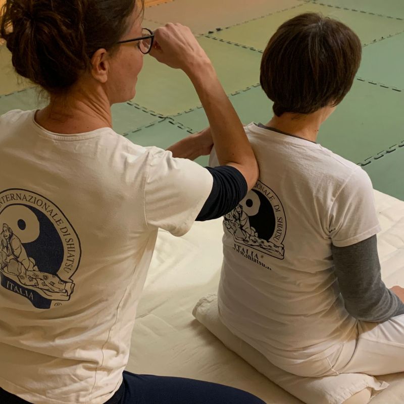 Riscopriamo lo shiatsu in posizione seduta ottobre 2025